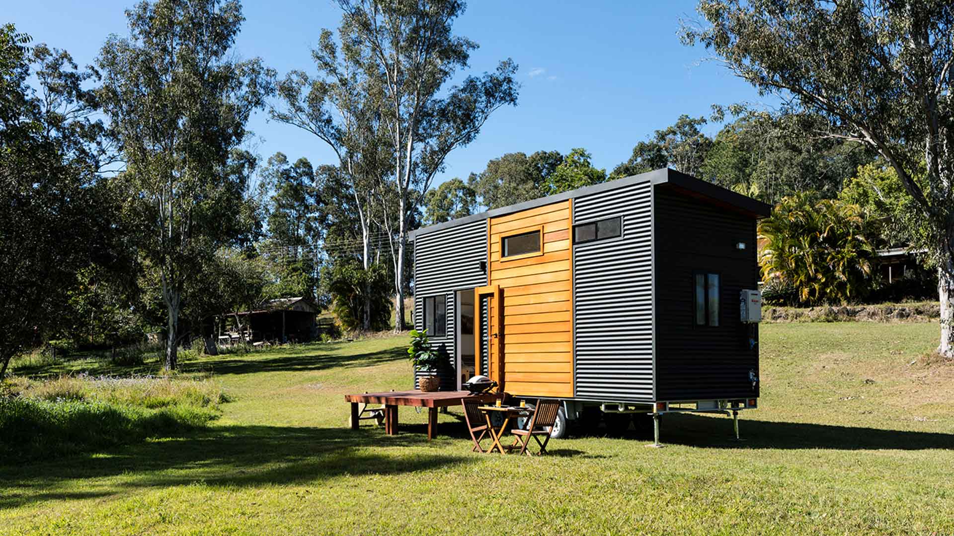 Shipping Container Homes Vs. Tiny Houses On Wheels – What's The Difference?